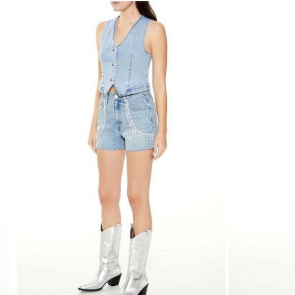 Forever 21 Women’s Rhinestone Chain-Trim Denim Shorts - Picture 4 of 8